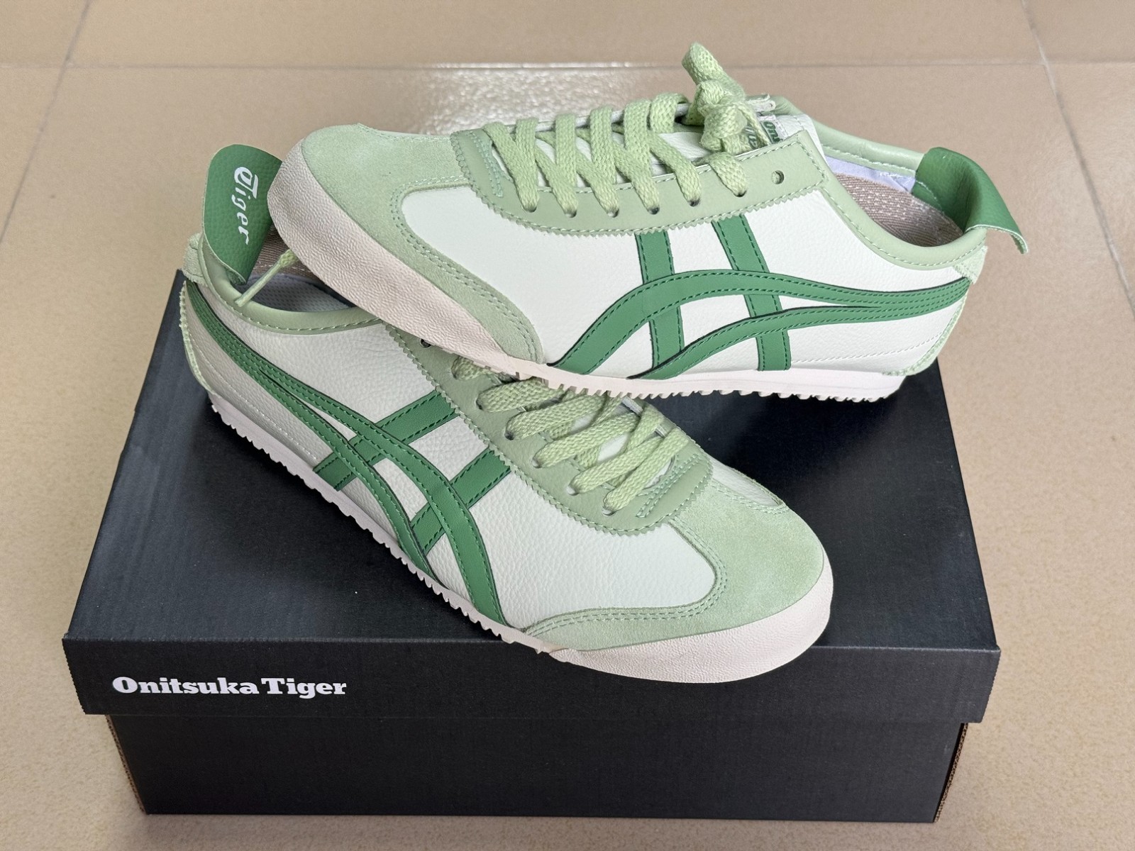 Onitsuka Tiger MEXICO 66 AIRY GREEN/VERDIGRIS GREEN Unisex Sneakers 1183A201-304