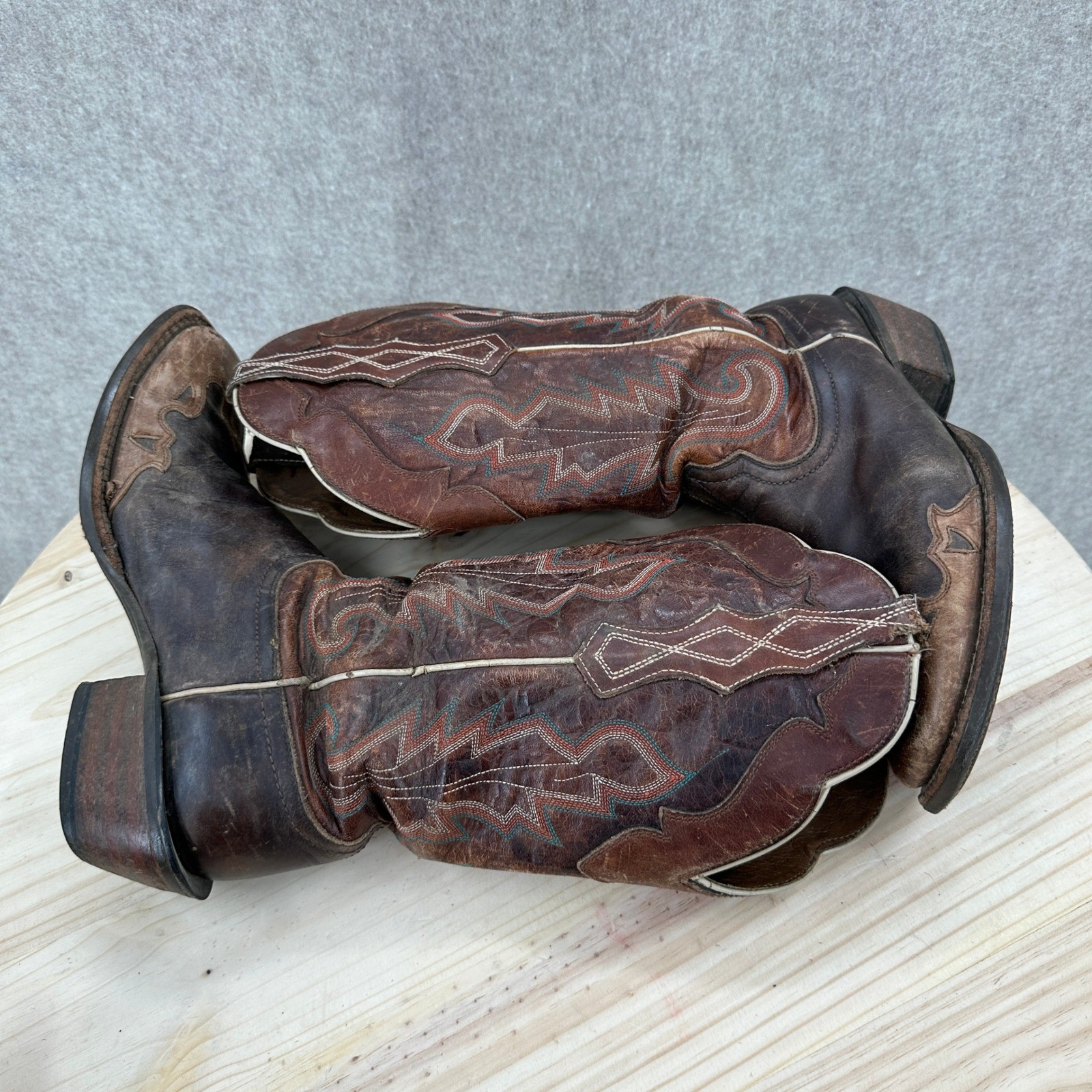 Ariat Womens Brown Leather Western Cowboy Boots Stitched Distressed Size 8.5 B