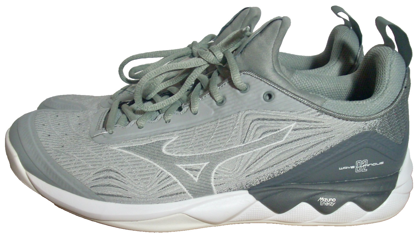 MIZUNO WAVE LUMINOUS 2 WOMENS U.S. SIZE 11 GRAY VOLLEYBALL SHOES NO BOX
