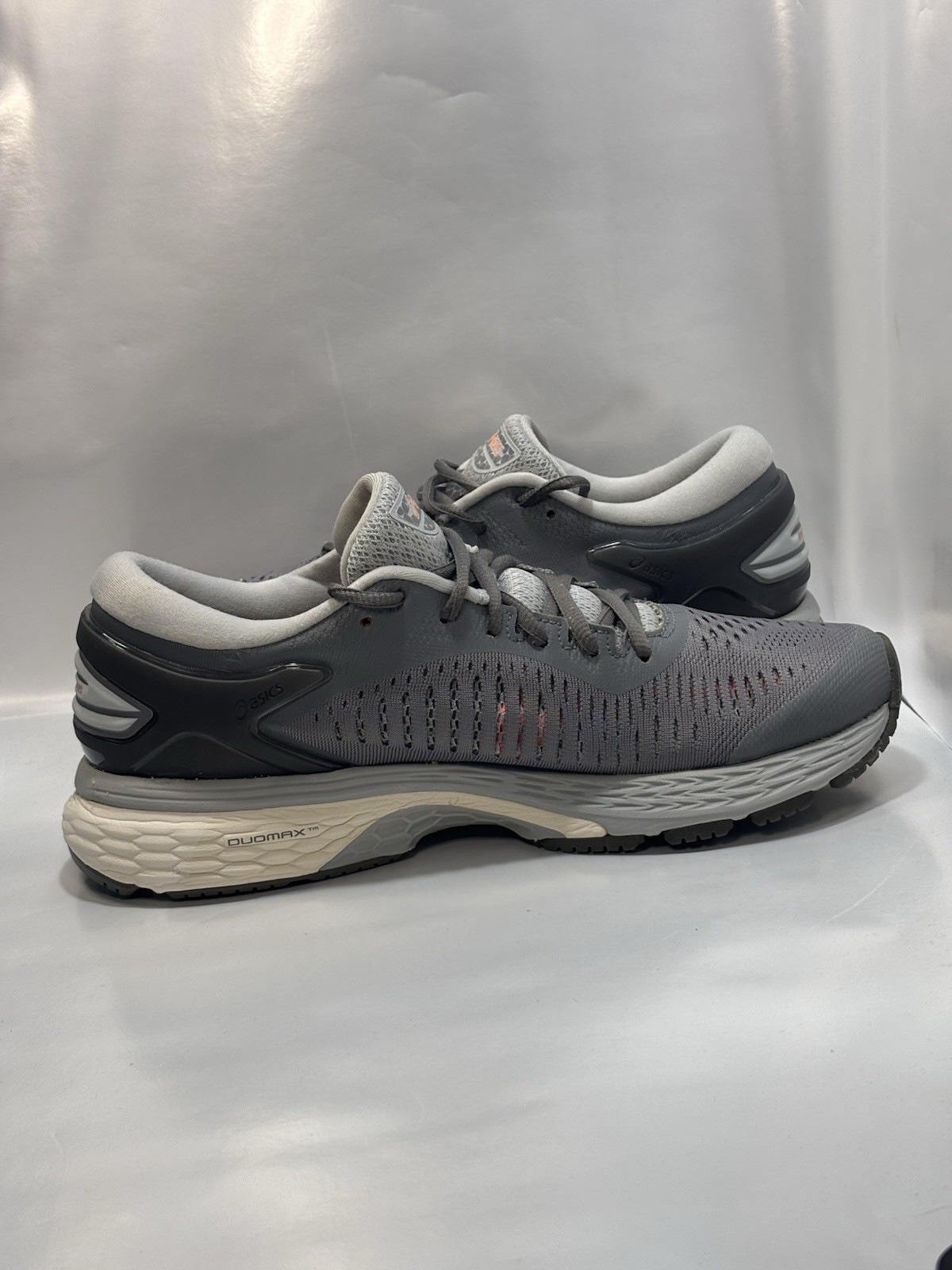 ASICS GelKayano 25 Running Womens Size 7.5 Grey Sneakers Athletic Shoes 1012A026