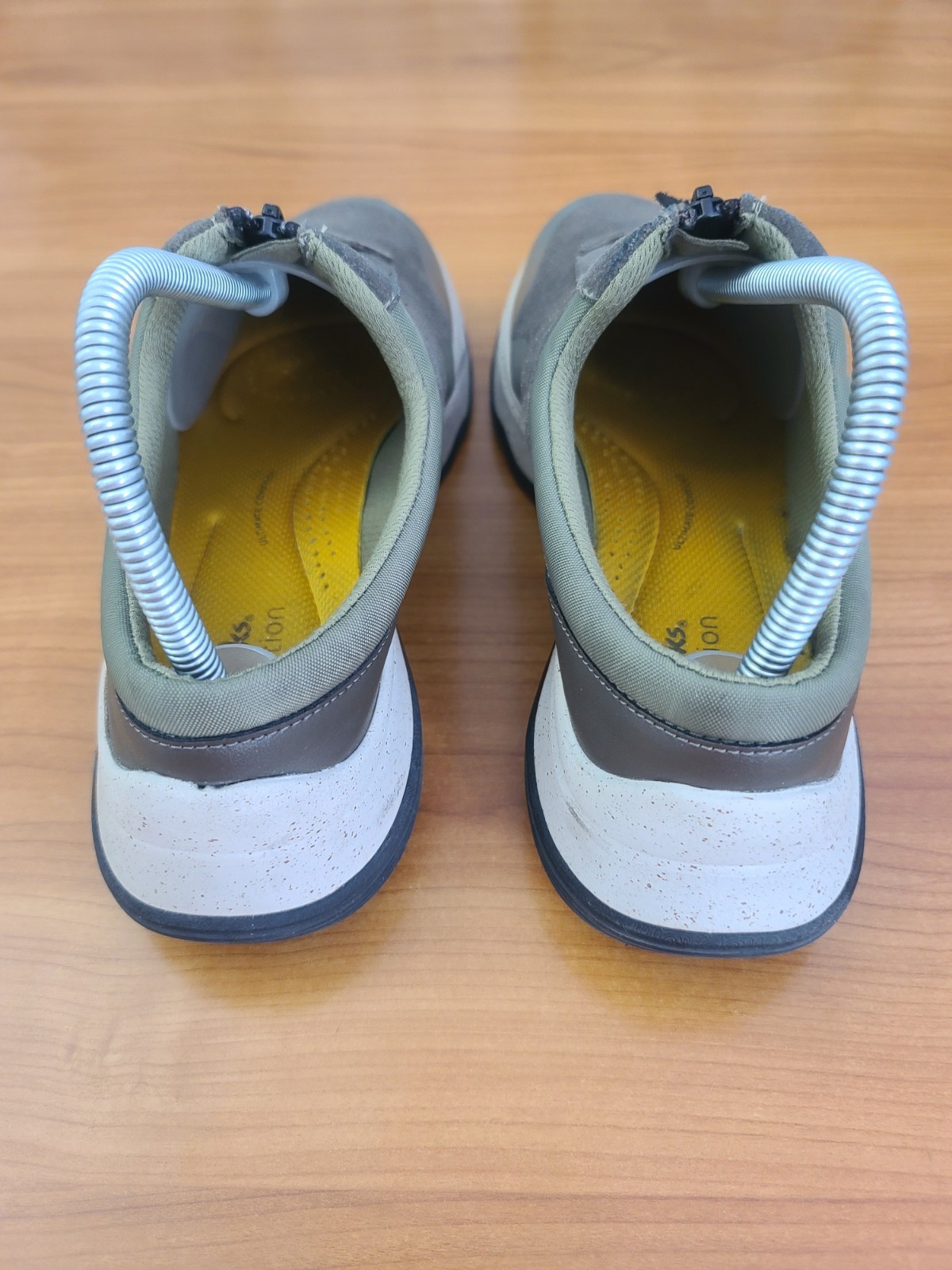 Clarks Women’s Jaunt Way Suede Clogs Size 8W Grey Slip-On Comfort Shoes