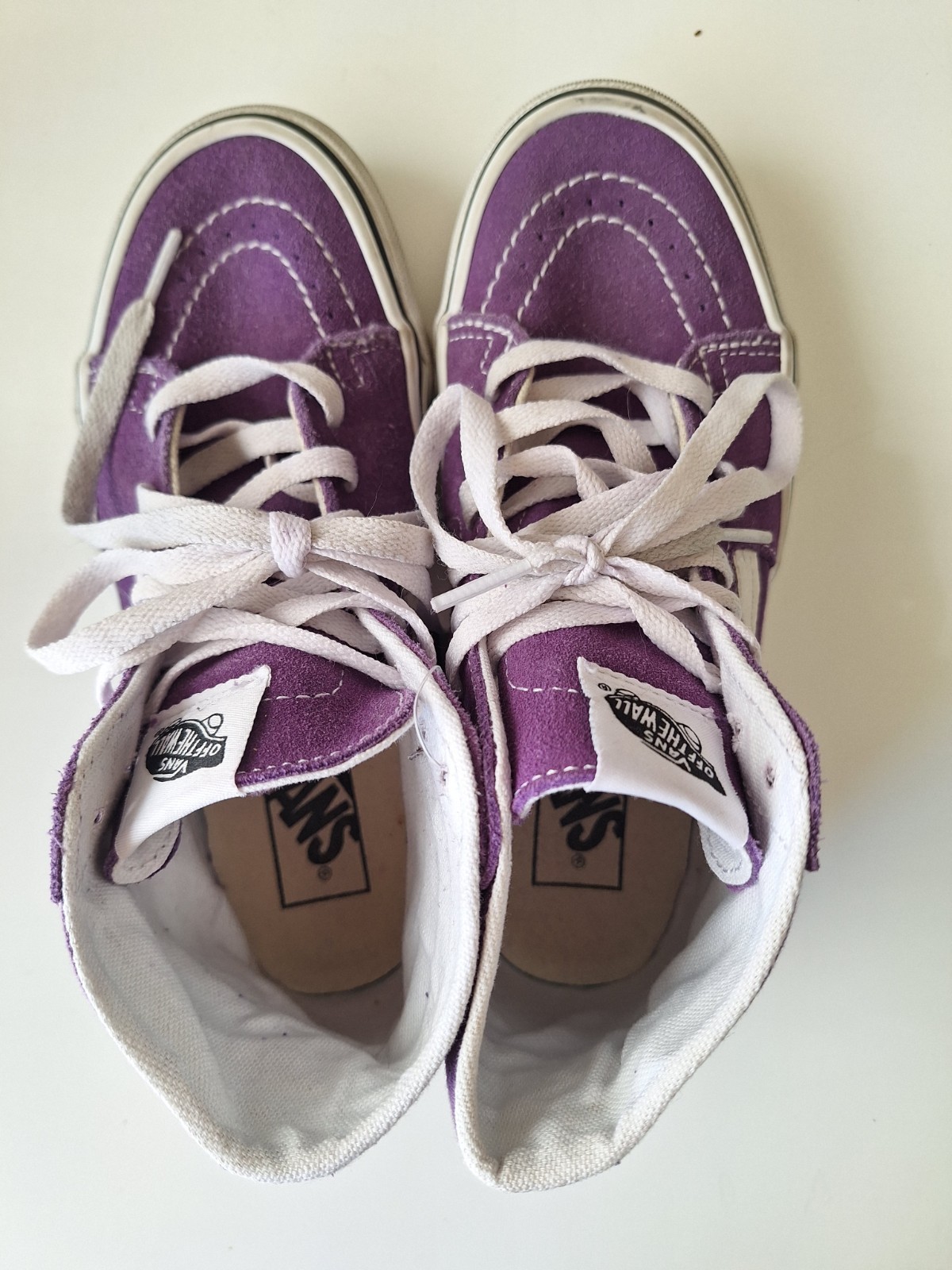 Men’s 5 WOMEN’s 6.5 PURPLE HIGH TOP VANS Shoes.