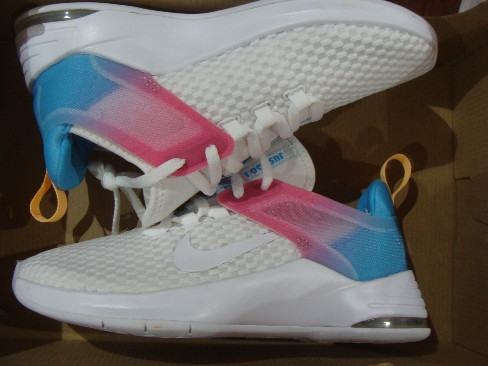 WMNS NIKE AIR MAX BELLA TR 2 AQ7492 102 SIZE 5, 5.5, 6