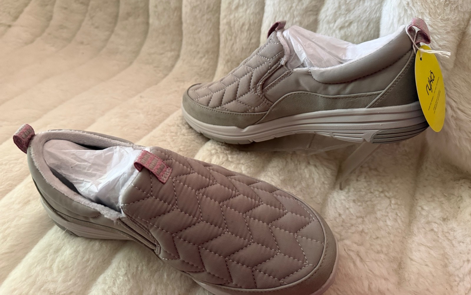 RYKA SIZE 9.5W Gray AVA 3 Quilted Stitching Water Repellent Suede Toe NWB