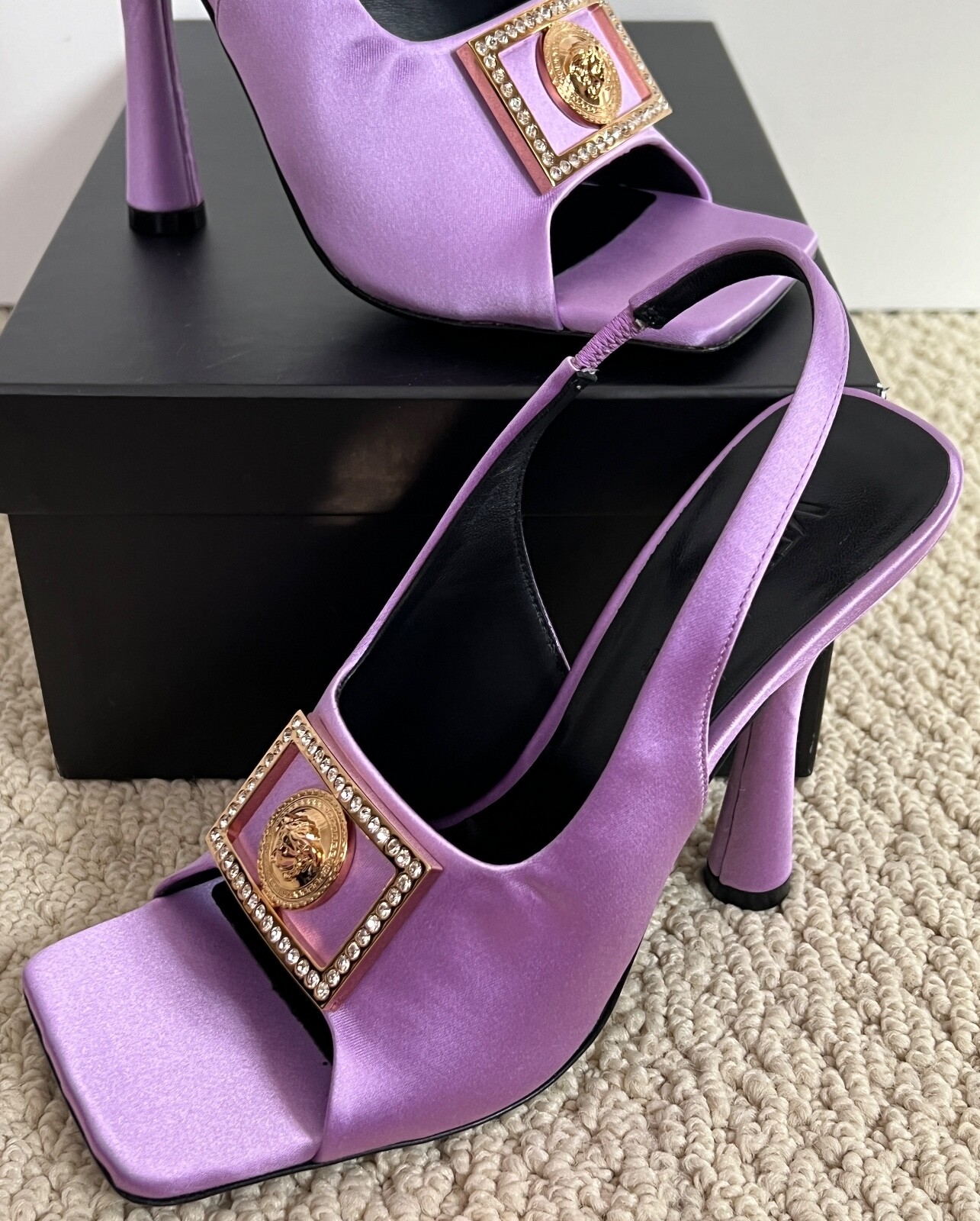 NIB Versace Tribute Medusa Logo Crystal Satin Open Toe Slingback Pumps 37.5 7.5