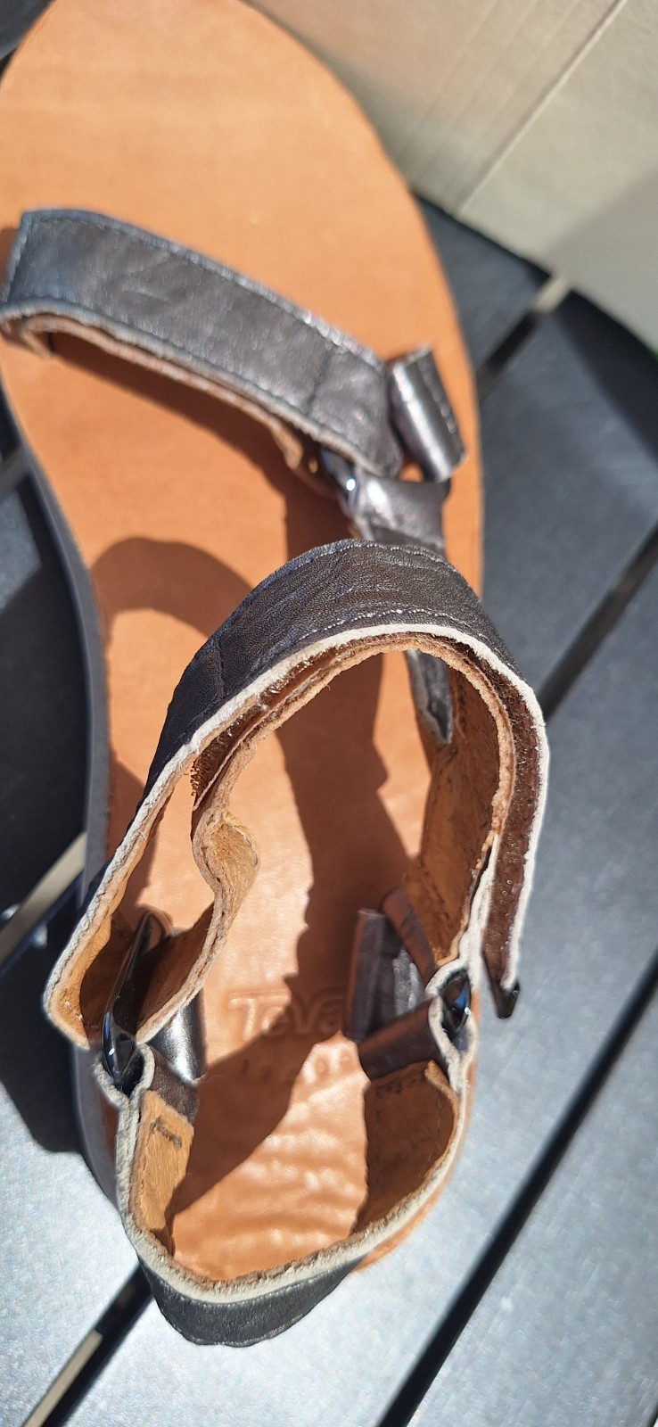 Teva Midform Universal Mirrored Metallic Pewter Size 7 Women 1015835