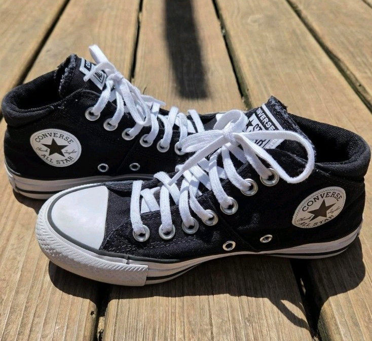Converse Chuck Taylor All Star Madison Mid-Top Canvas Black/White Lace-Up