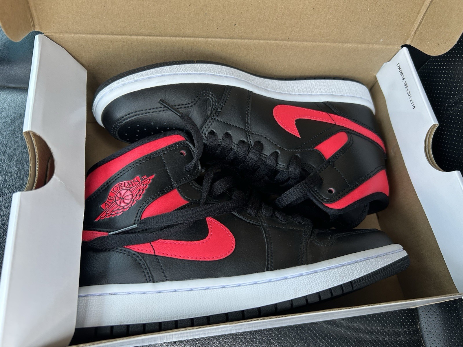 Jordan Air Jordan 1 Mid Siren Red (W) Black/Red Mid Top Leather BQ6472-004