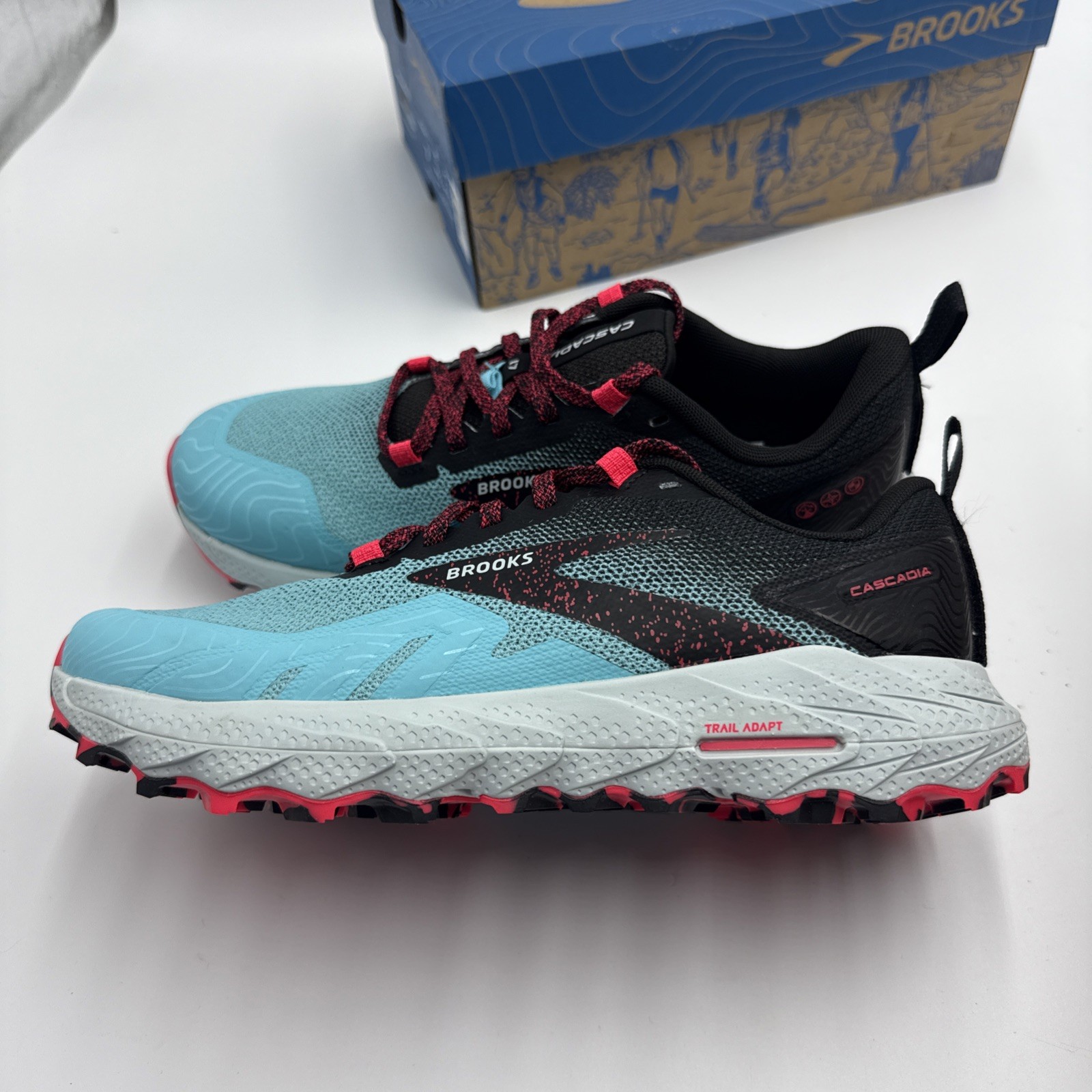 Brooks Cascadia 17 Women’s Size 7 Trail Running Shoe White Blue Black Pink