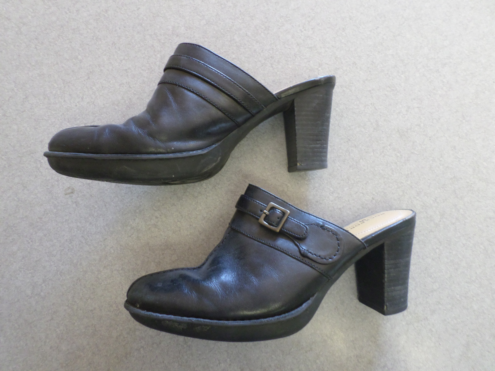 Rockport black leather, 3.25 in heels. Womens 8.5