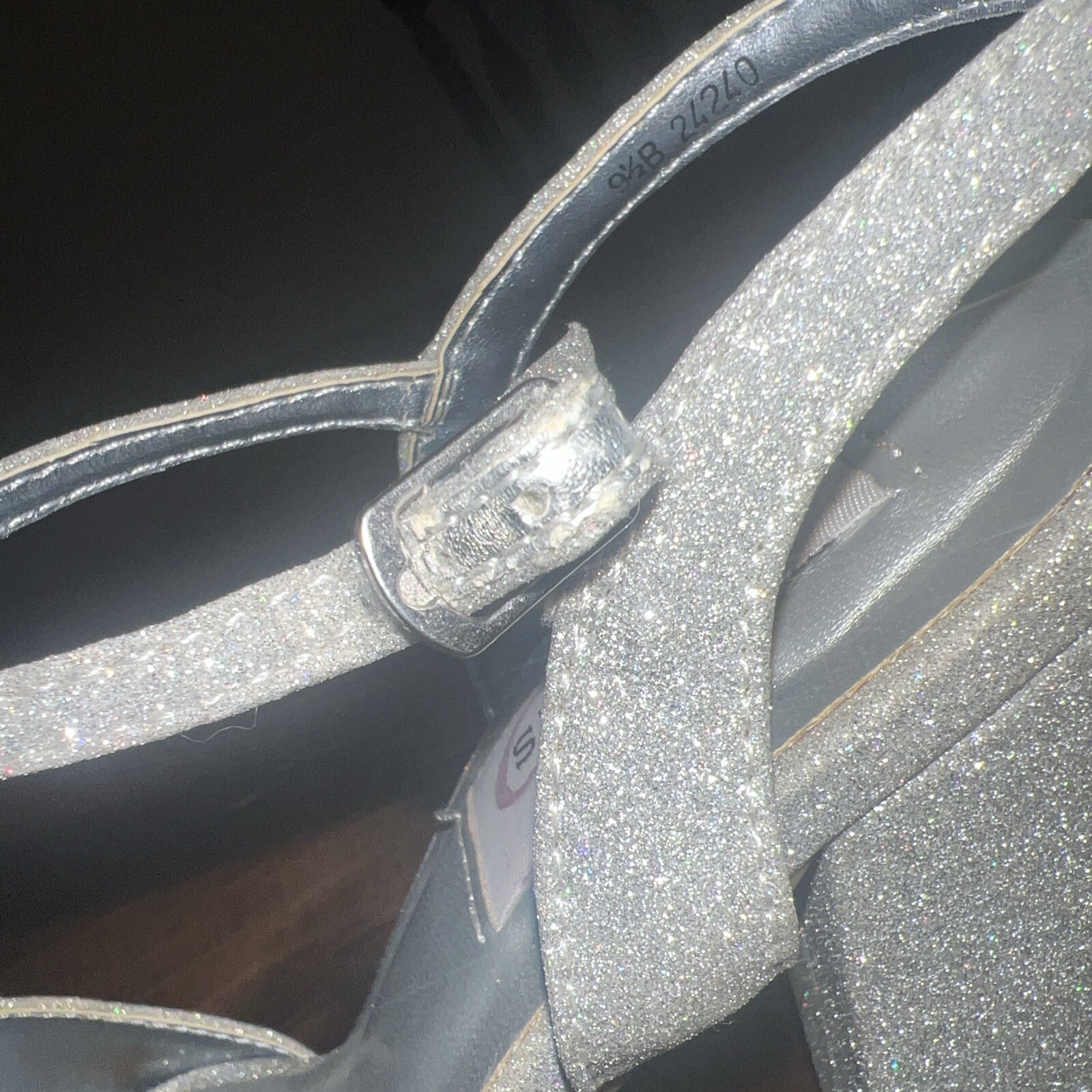 Dyeables Whitta Women’s Sandal 5” Heels Size 10 Silver Glittery