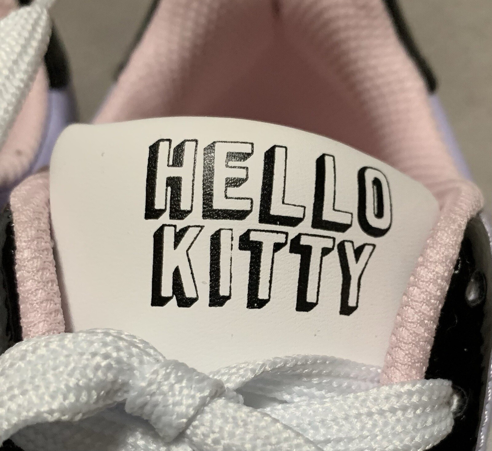 NEW Hello Kitty Women’s Lavender Sparkle Lace-Up Court Sneaker Shoes Size: 6