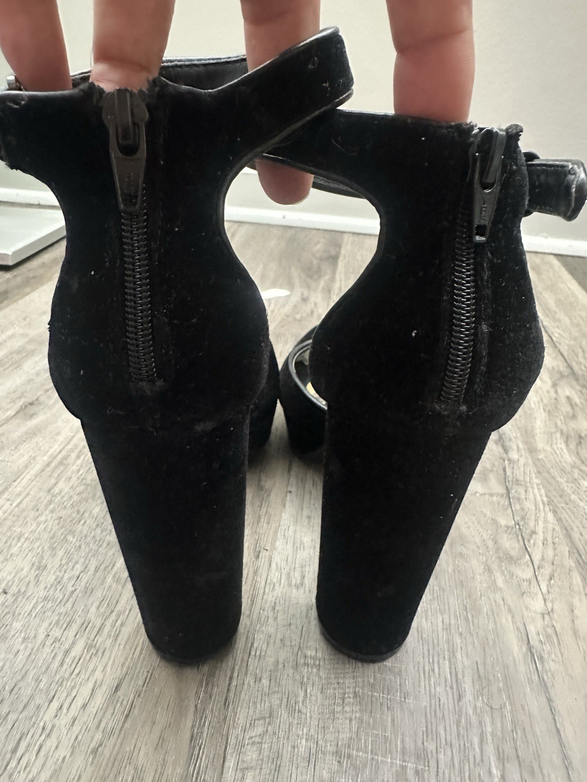 dv Women’s Black Suede Block Heel Ankle Strap Round Toe Pumps 10