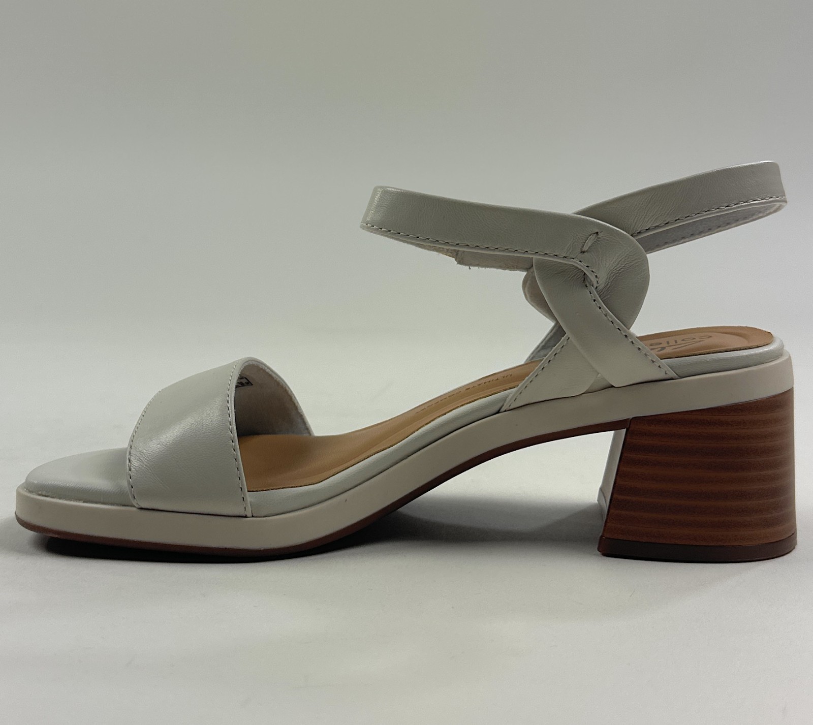 Clarks Jaylan Ray Off White Leather Womens 7.5 Block Heel Sandals Strap 26181660
