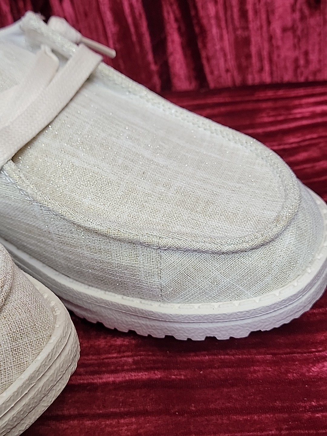 Hey Dude Ivory men’s 5 women’s 6.5 slip On casual shoe sheos new nwt Flats