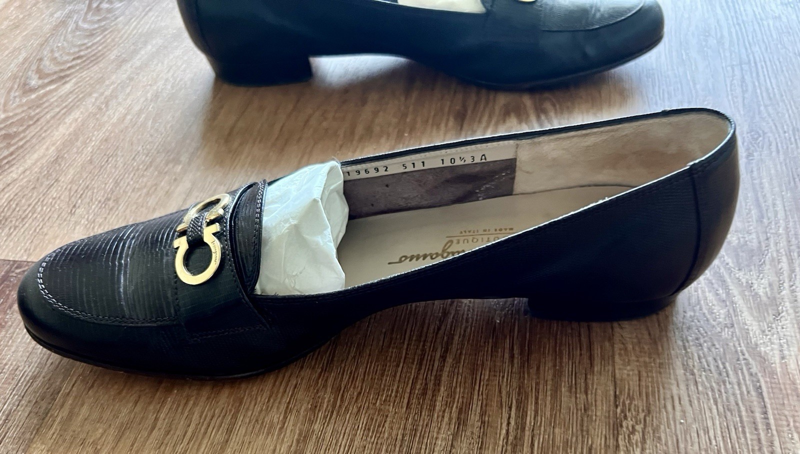 Salvatore Ferragamo Boutique Brown Leather Loafer Flats Gold Accents 10.5AAA