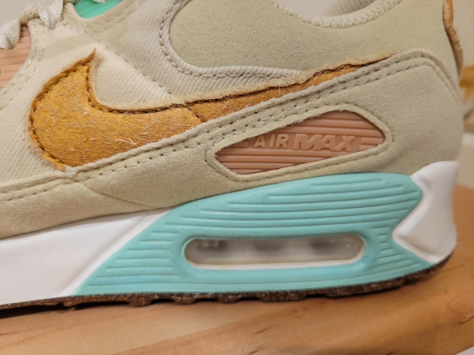 Nike Air Max 90 Happy Pineapple Sneakers Women’s Size 9 DC-5211-100