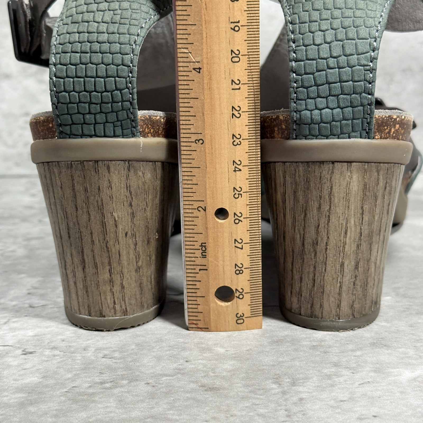 Dansko Dominique Green Snakeskin Embossed Ankle Strap Heeled Sandal Women 9.5-10