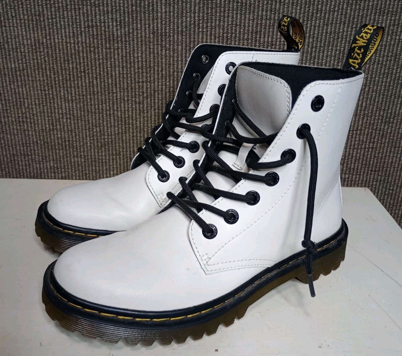 Dr. Martens Luana Women’s Size 9 Boots White
