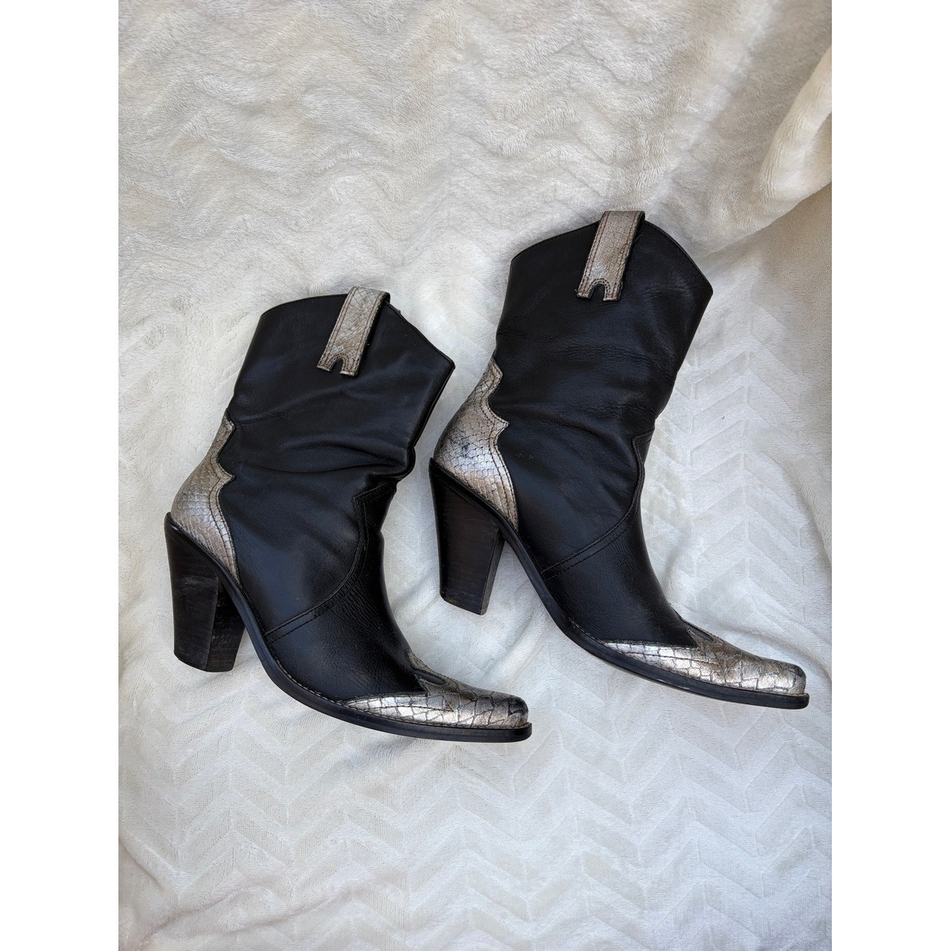Penny Loves Kenny Silver Metallic Cap Toe Western Cowboy Boots Size 8.5