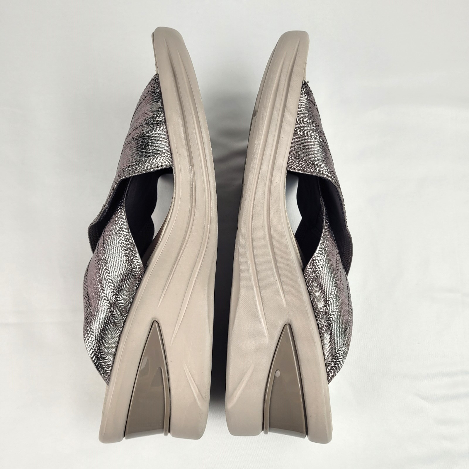 Bzees Vista Sandals Women’s 11M Silver X Band Wedge Slide Comfort Summer Casual