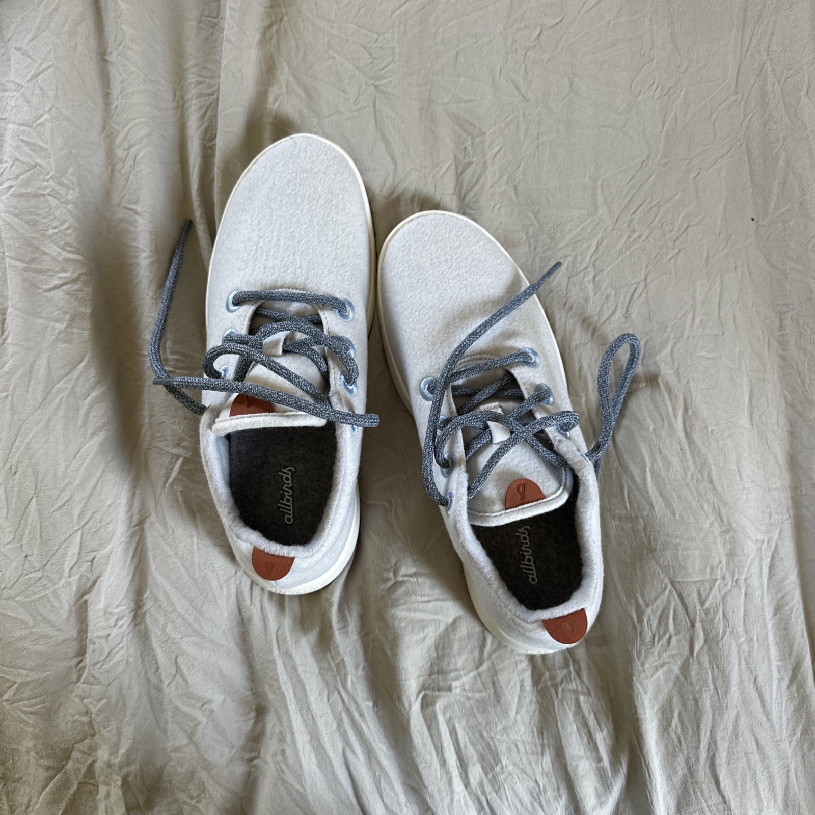 Allbirds Women’s Wool Runners – Size 9 – Light Grey / Silver