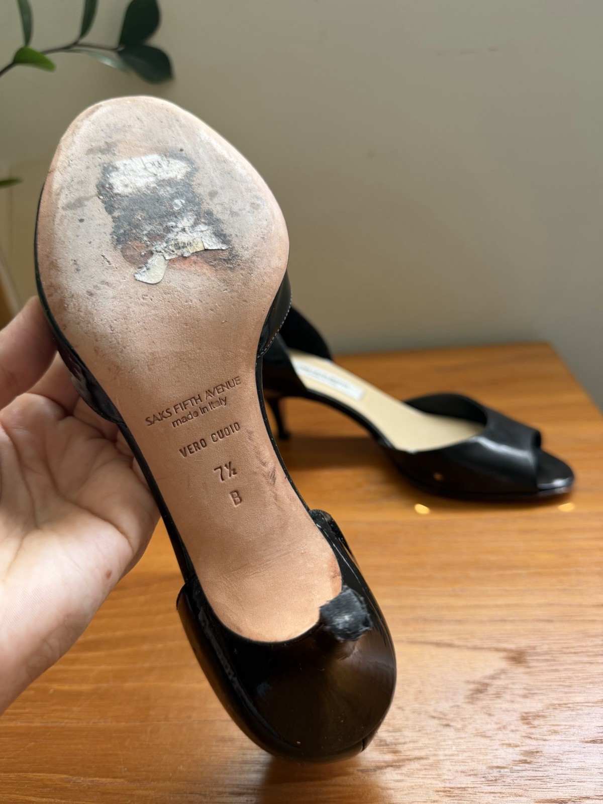 Saks Fifth Avenue Italian Leather Black Patent Peep Toe Kitten Heels – Size 7.5B