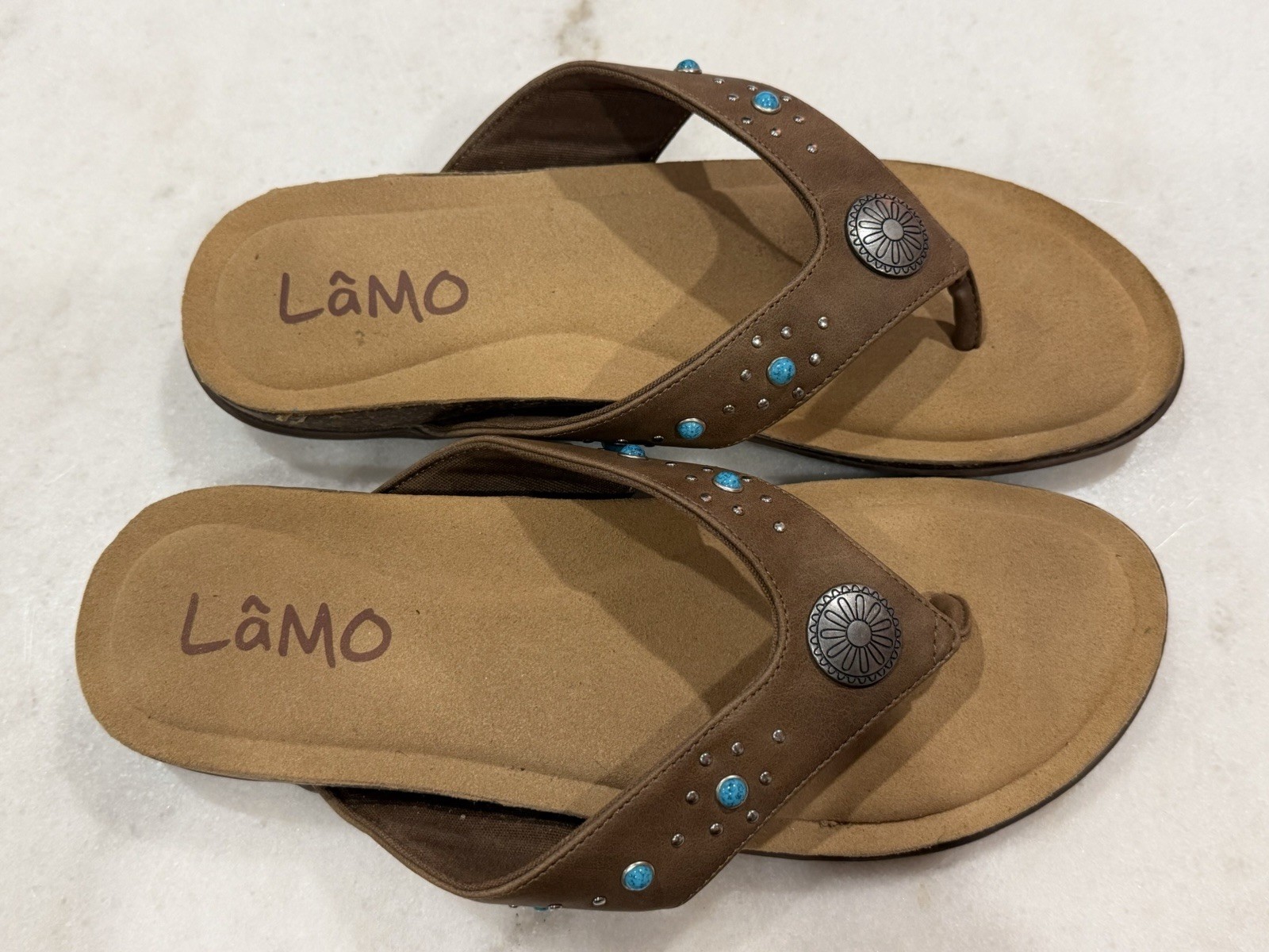 Lamo Women’s Jovie Thong Sandal with Silver and Turquoise Accents – Size 10