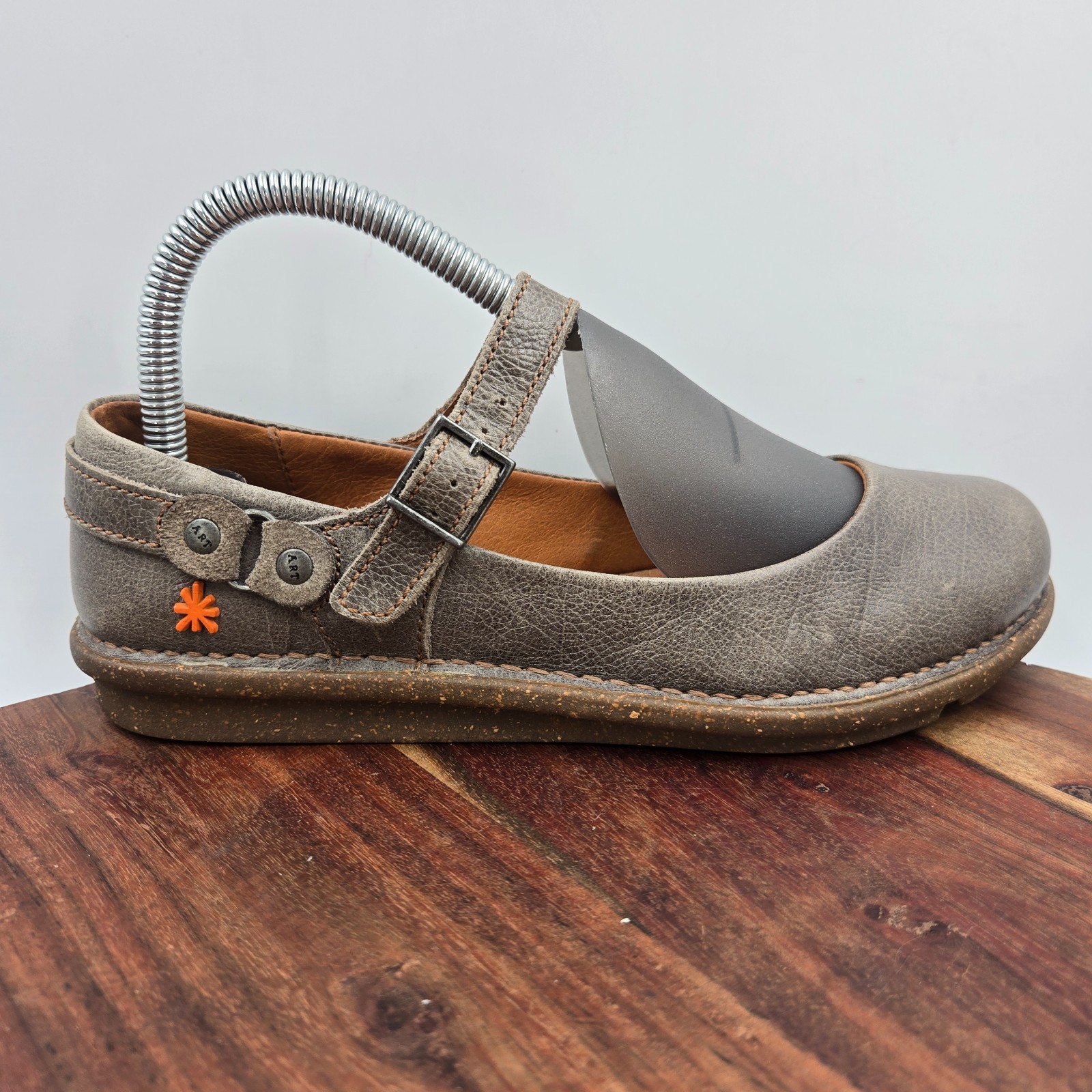 Art Bye Bye Suela Mary Jane Shoes Women’s 37 / 6.5 Gray Leather Comfort Flats
