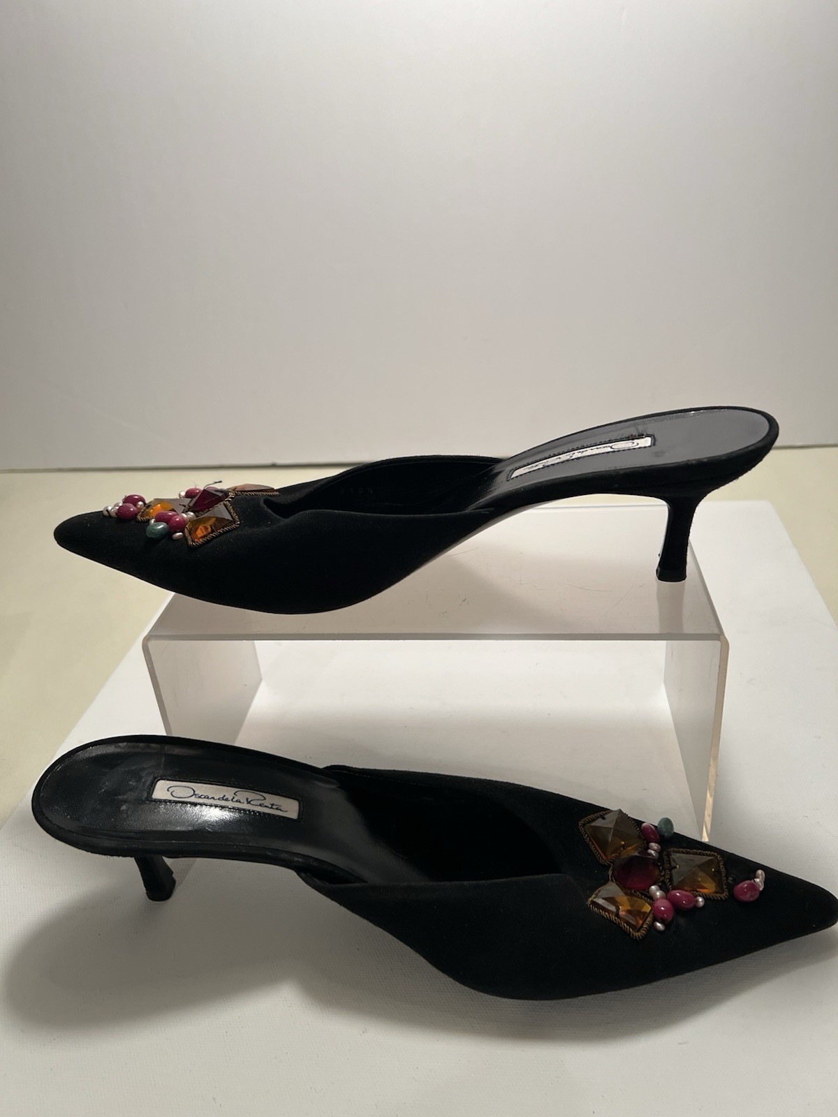 Oscar De La Renta Black Suede Embellished Kitten Heel Mules 10 1/2 B Evening EUC