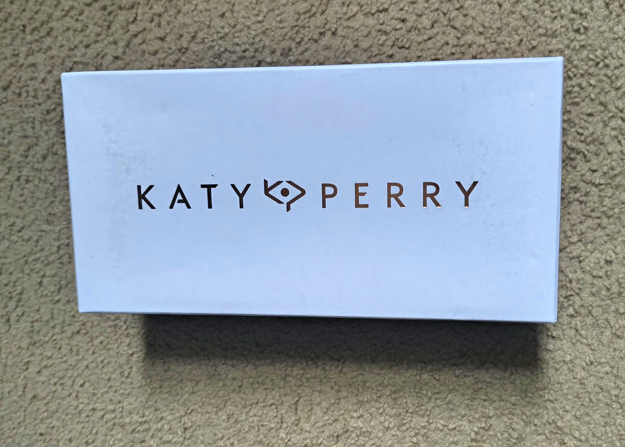 Katy Perry Women’s White Slip-On Flats Square Toe Flower Logo Synthetic 6.5 M