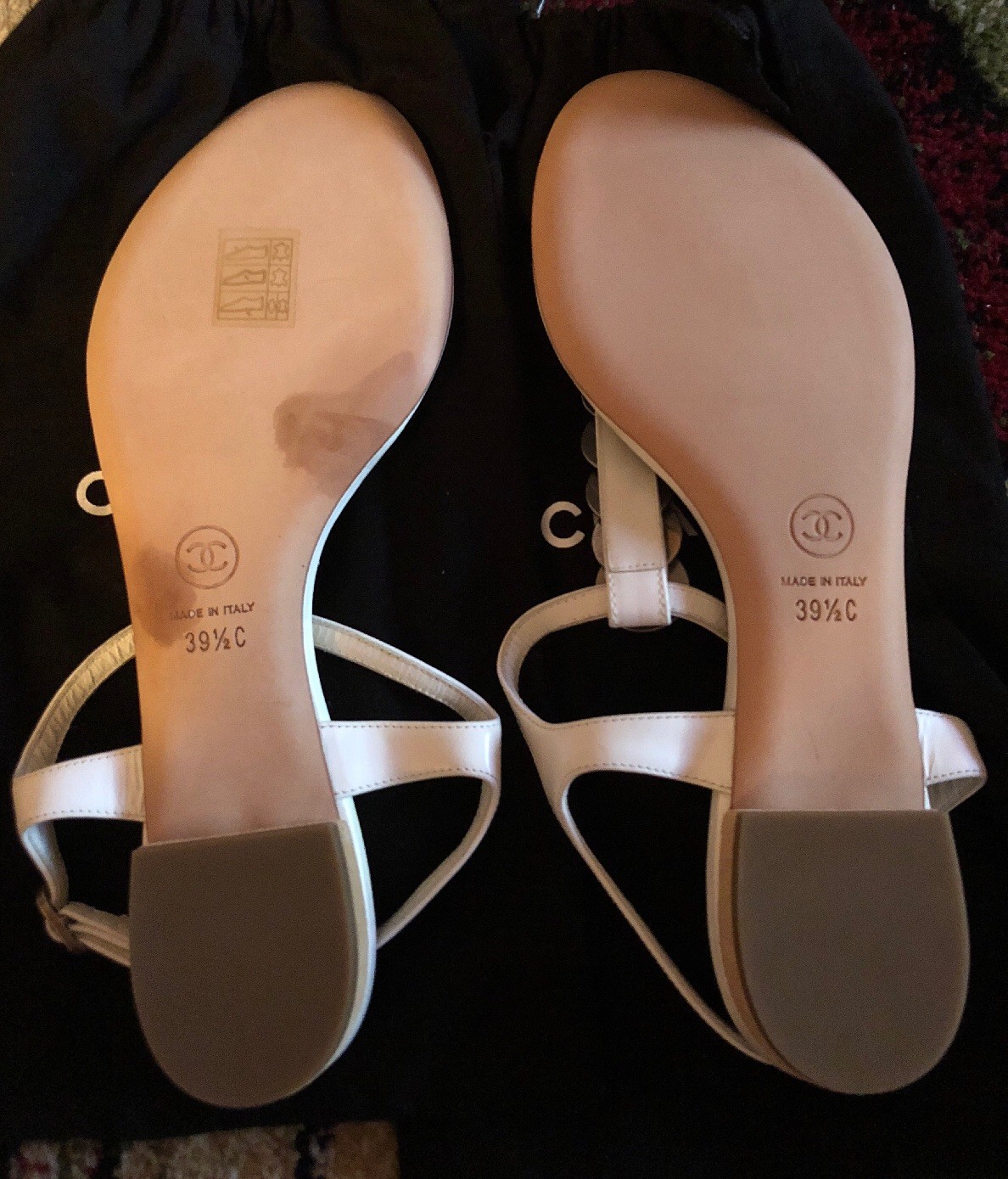 NEW CHANEL WHITE LEATHER COINS CC LOGO FLAT THONG SANDALS SIZE 39.5