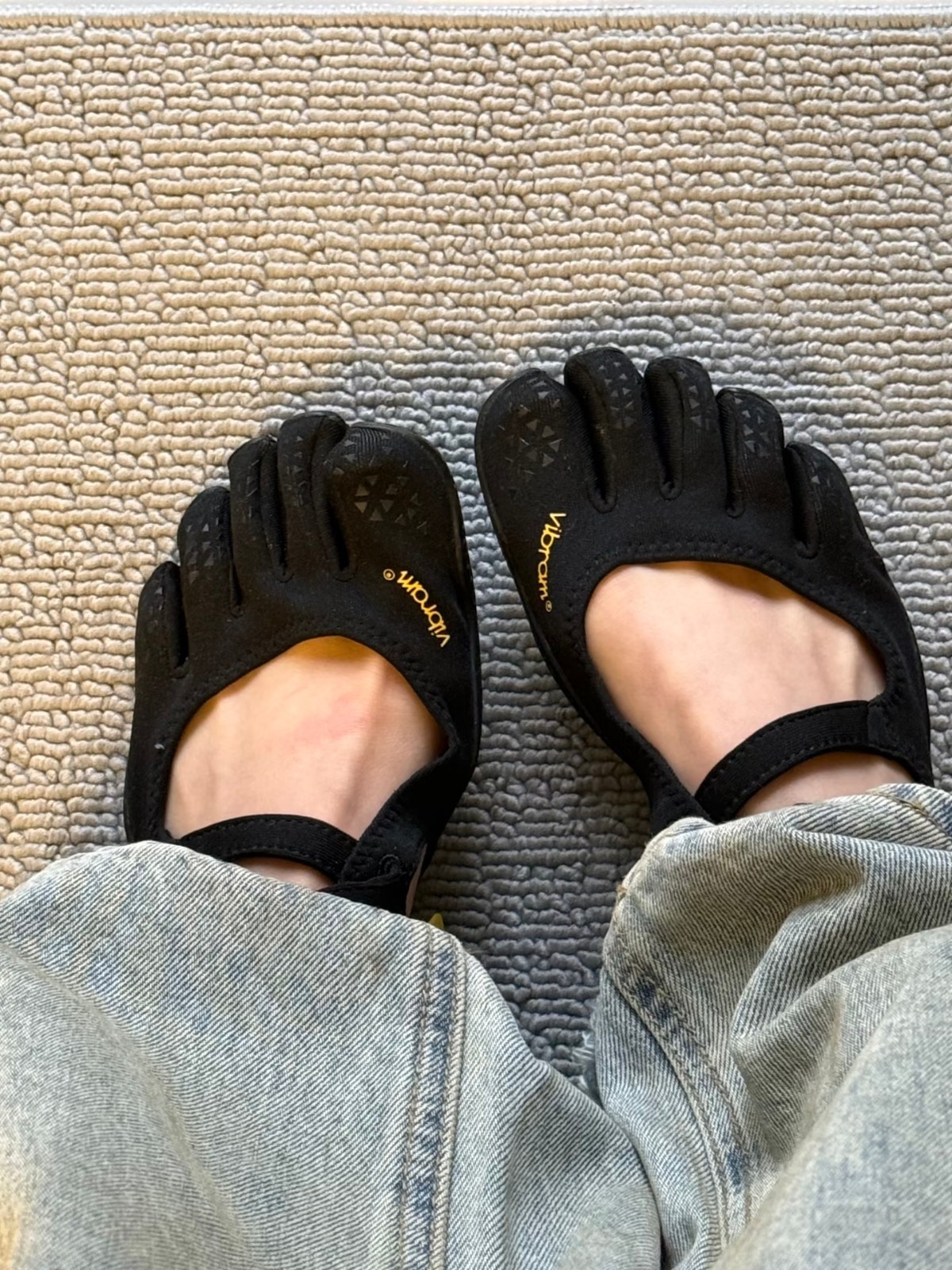 Vibram FiveFingers Women’s V-Soul Black Barefoot Trainer – Non-Slip Gym Sneaker