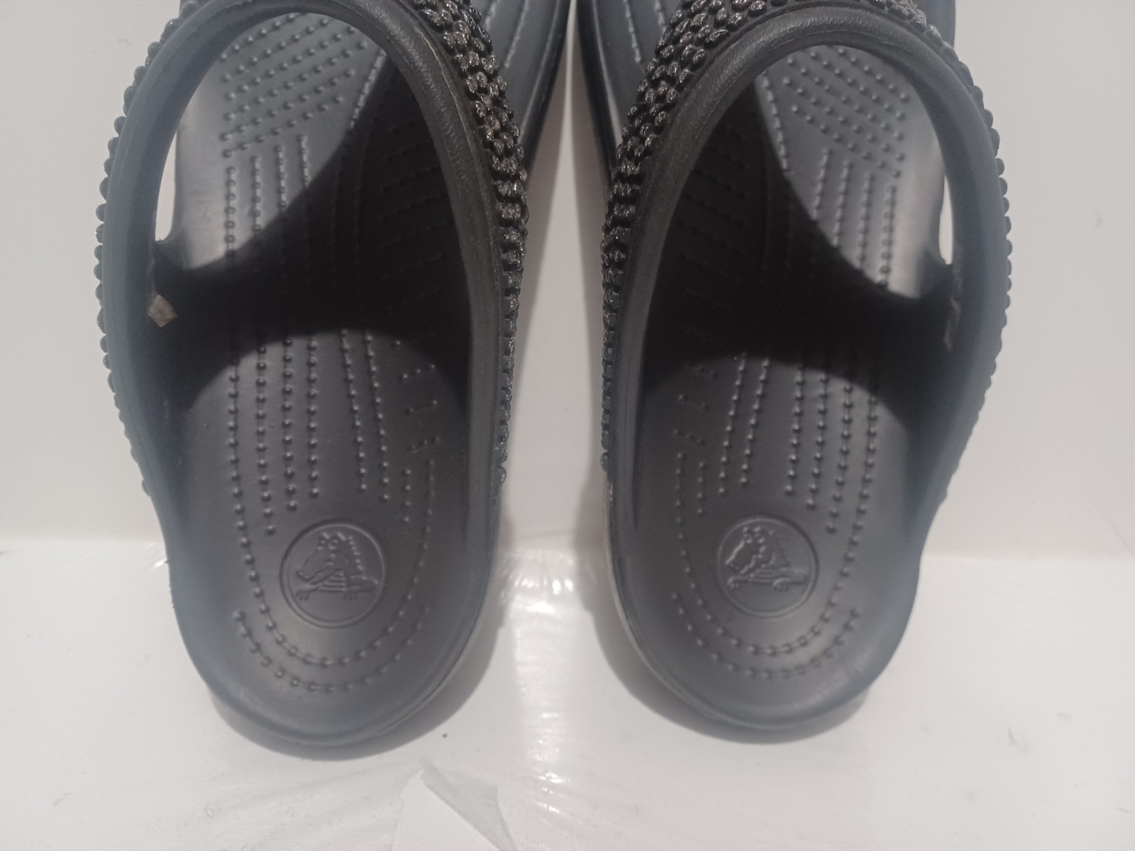 Crocs Sloane Black Bead Embellished Studded Strap Comfort Sandals Women’s 10