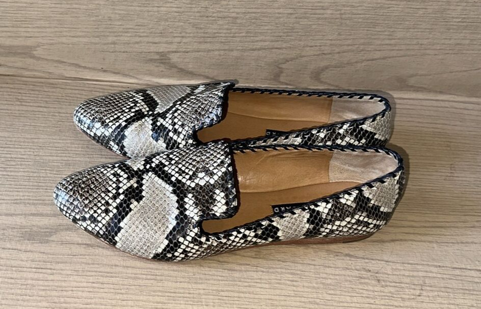 VERONICA BEARD SNAKE PRINT LEATHER SEMI ROUND TIP DETAIL CASUAL FLATS Sz 39.5M