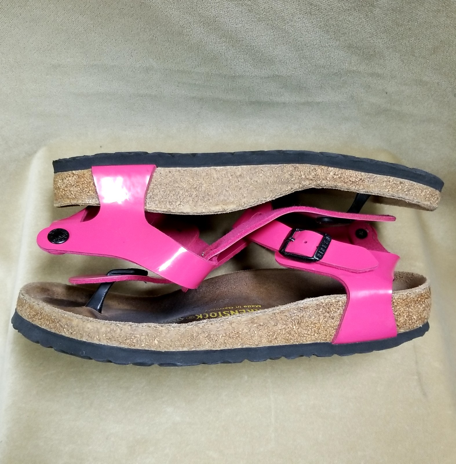 Preowned Birkenstock Gizeh Sandals Bright Pink Leather Straps Germany Women Sz 8