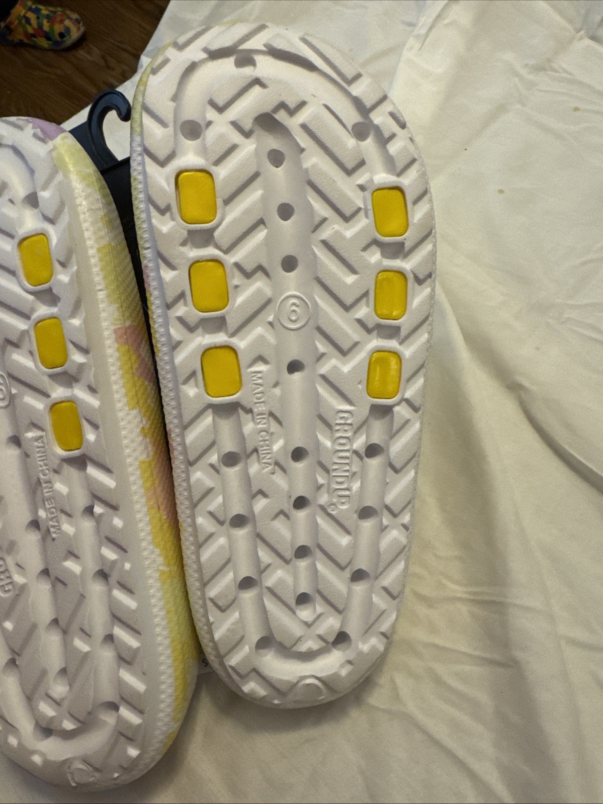 Pokemon Womens Sandals 9 Pikachu Slide On Rubber Waterproof Shower Shoes EVA New
