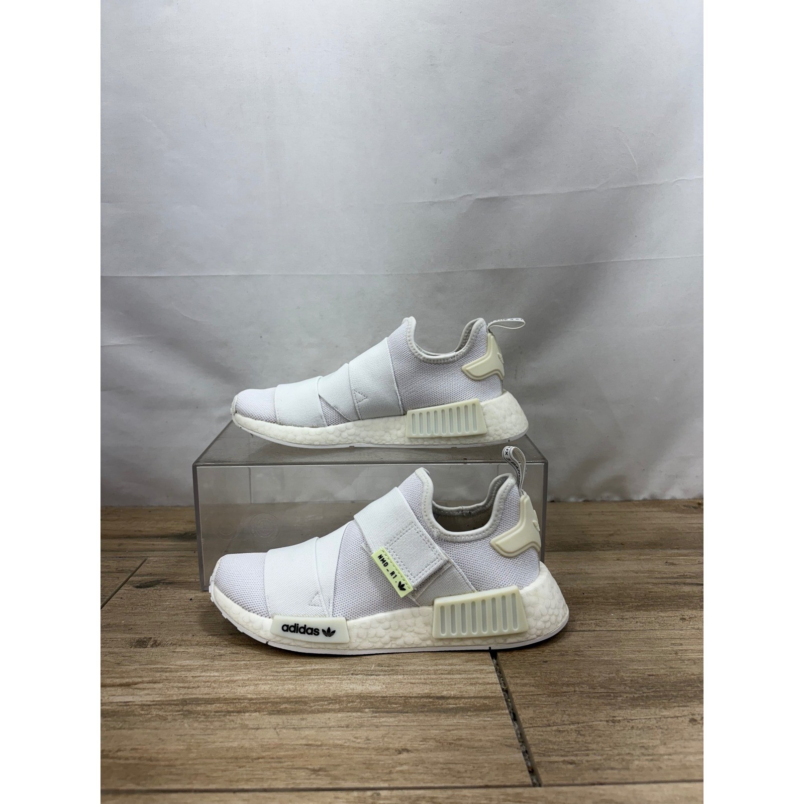 Adidas NMD_R1 Spectoo Slip-On White Sneakers Casual Shoes Women’s Size 6