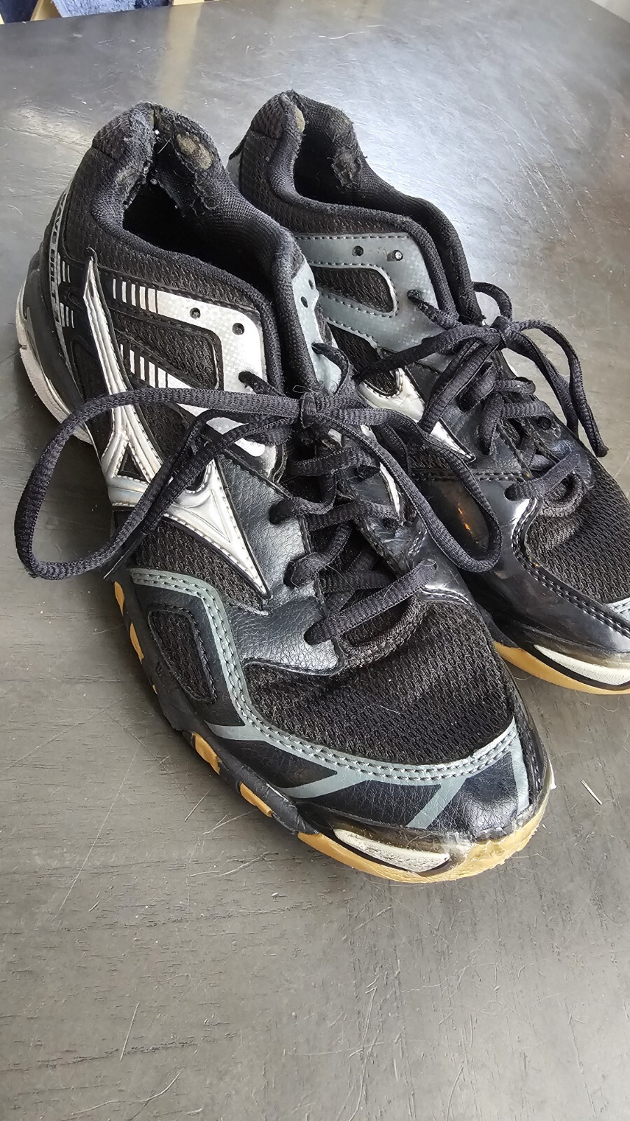 Mizuno Womens Size 9 Wave Bolt 3 Volleyball Shoes Black Low Top Lace Up Sneakers