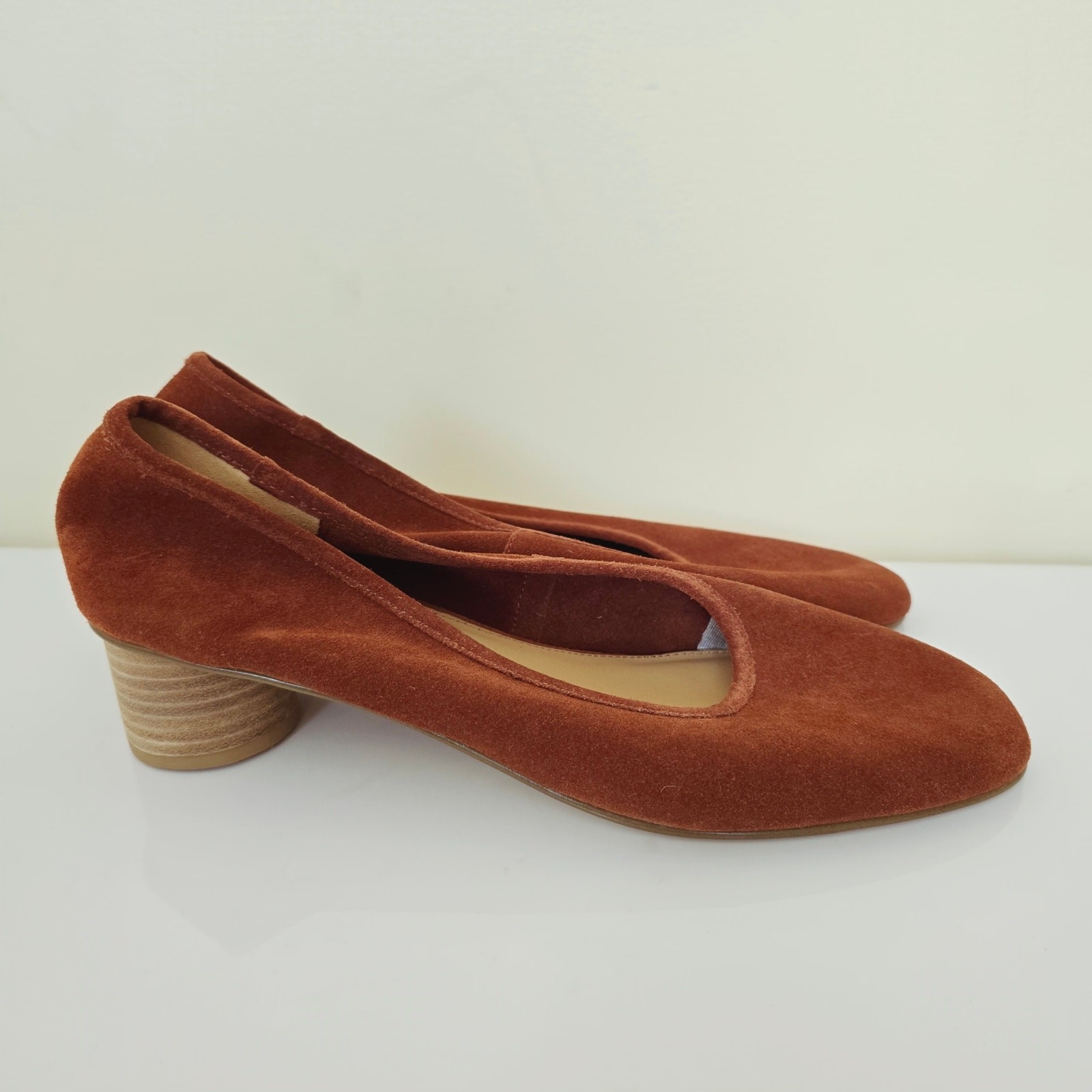 Anthropologie Soludos Juliette Pumps Stacked Heel Suede Round Toe Rust Orange 11