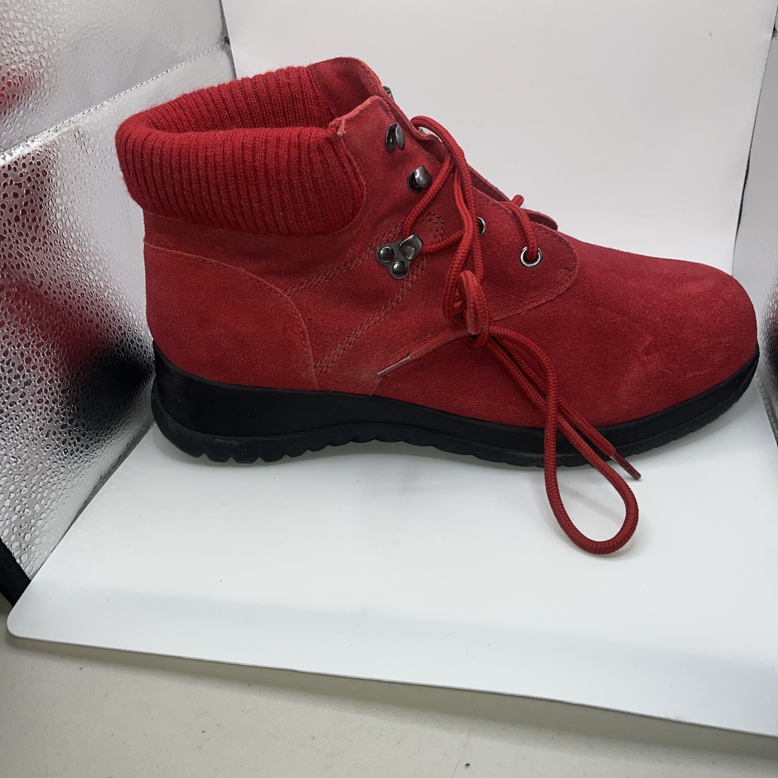 Wanderlust Boston Red Suede Women’s Size 10Boots #183276 eyelet and hook lace up