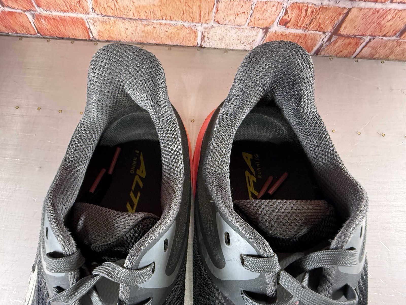 Altra Torin 8 Womens Size 10 Black Yellow Athletic Running Walking Shoes ⚡️