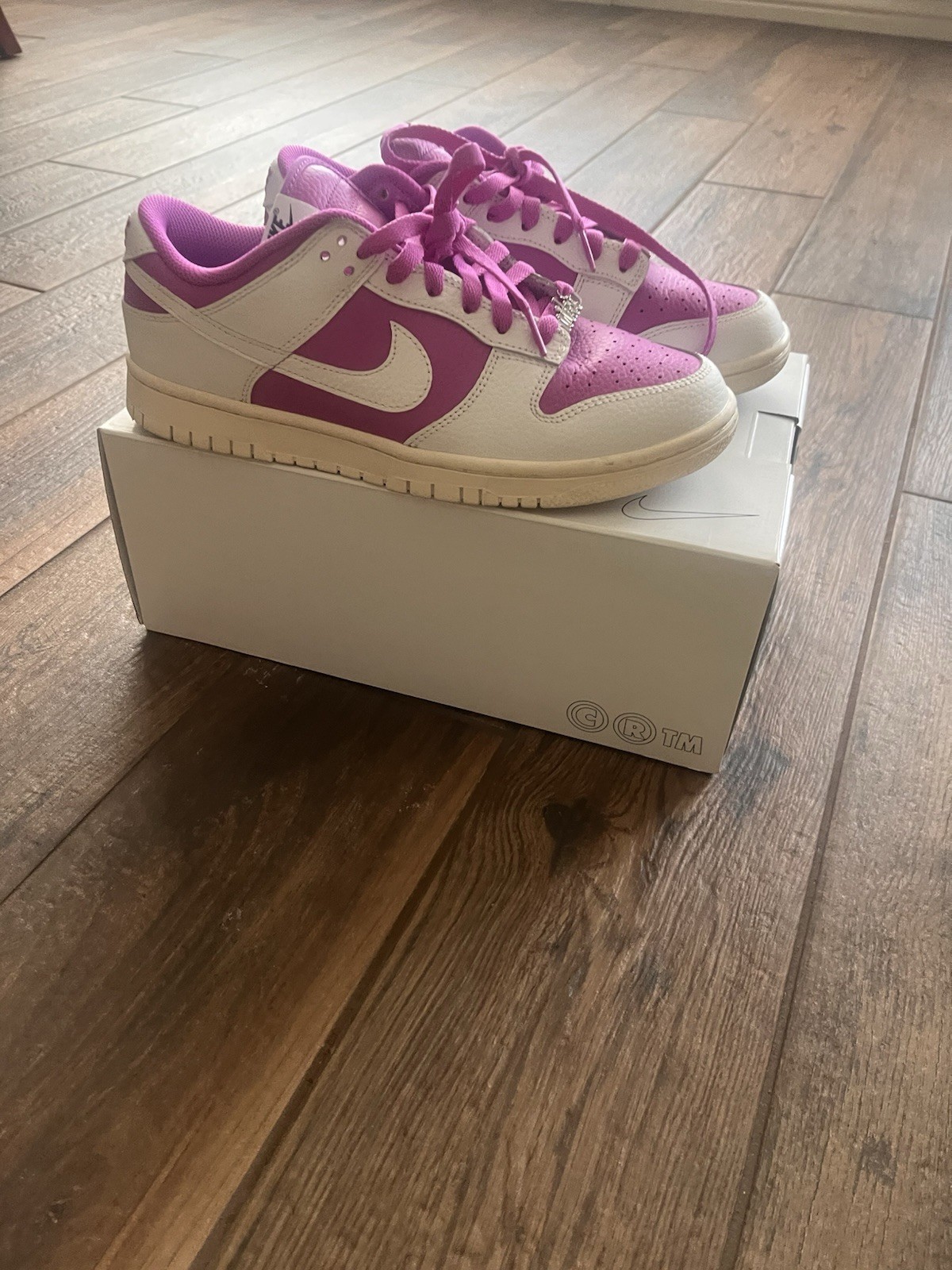 Nike By Michael Pink/White Low Top Leather Lace-Up Cushioned Sneakers MICHAEL