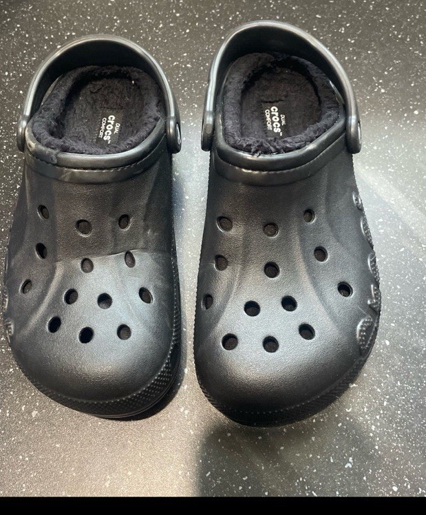 crocs bayaband nwot fur Line Clogs Men’s Size 7 Women’s Size 9
