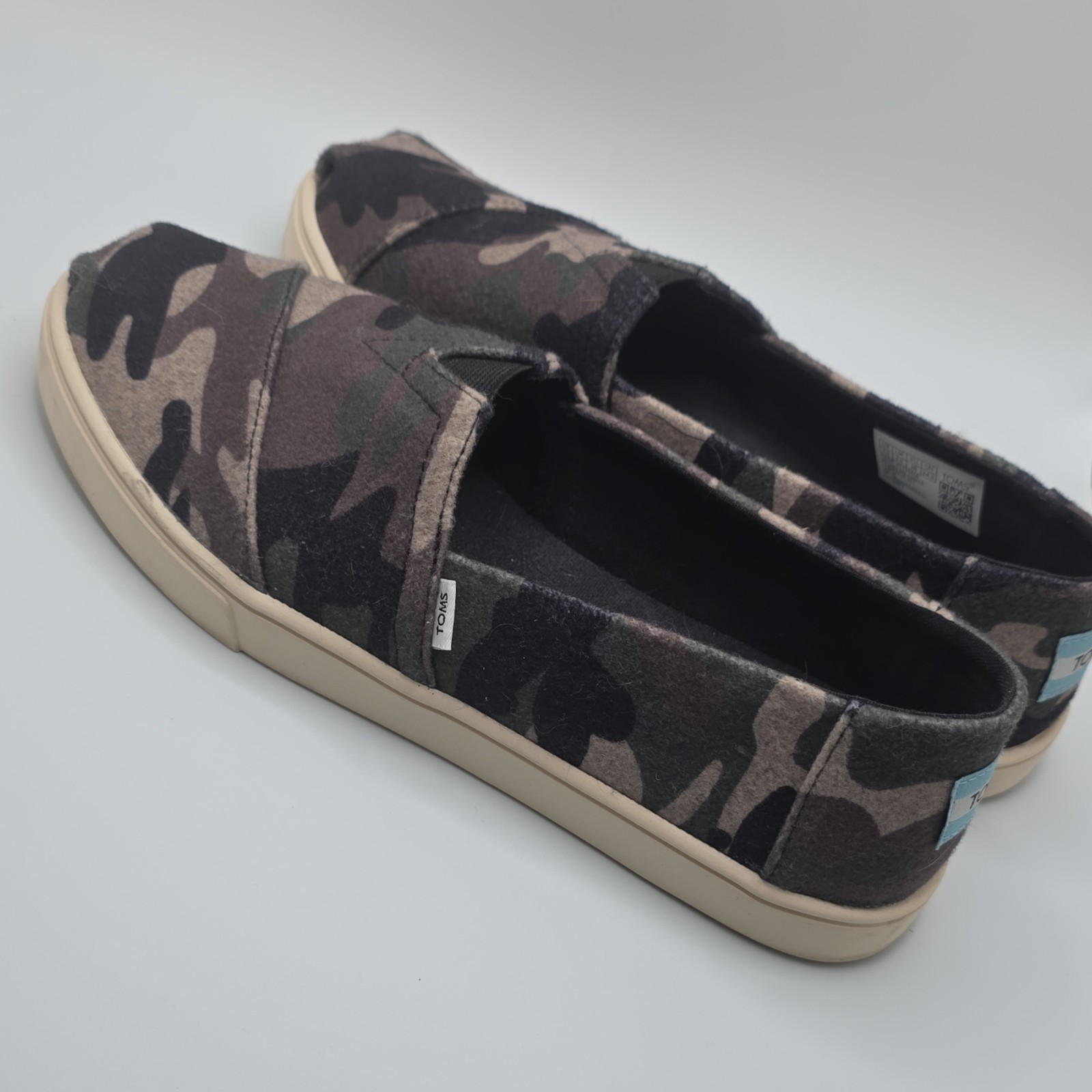 TOMS Women’s Camouflage Slip-On Flats Multicolor Black Brown Green Size 7.5