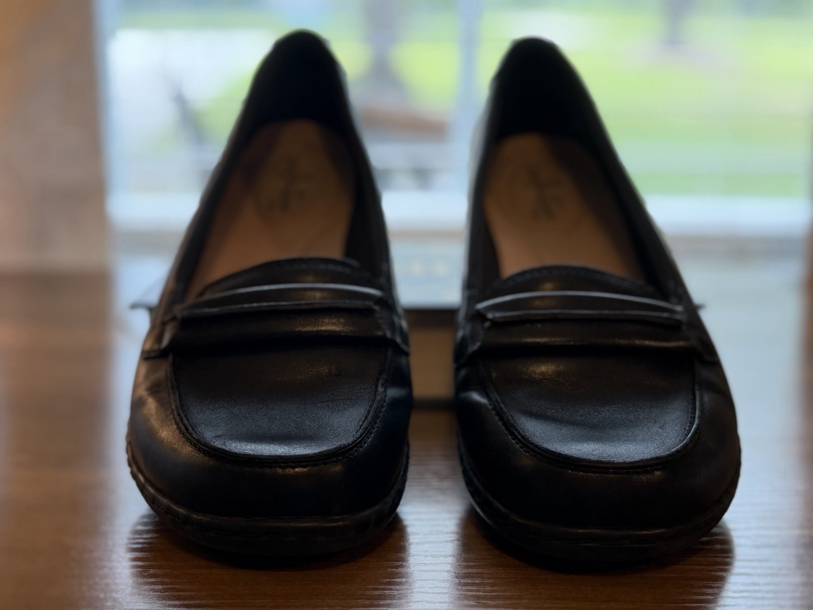 Clarks Collection Black Leather Loafers Women’s Size 8.5 Slip-On Comfort Shoes