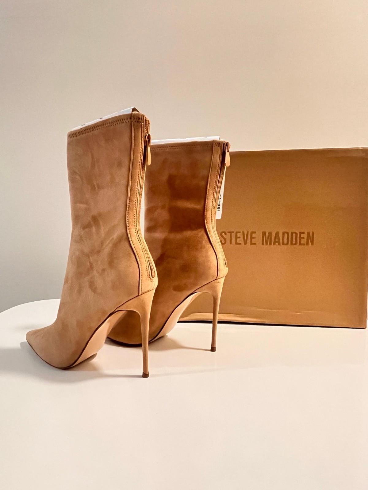 SUEDE ANKLE BOOTS 4″ COLOR CAMEL STEVE MADDEN SIZE 9