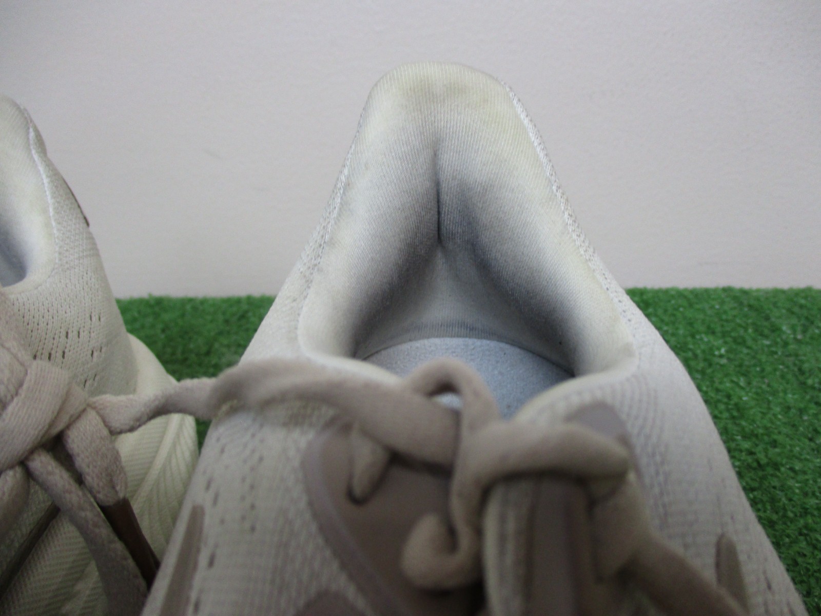Brooks Ghost 17 Womens Size 9.5 Medium B Grey Chateau Running Sneakers