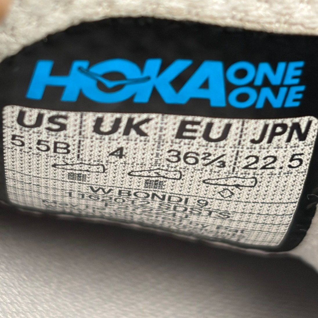 Hoka One One Bondi 9 Womens Size 5.5 White Gray Athletic Running Shoes Sneakers
