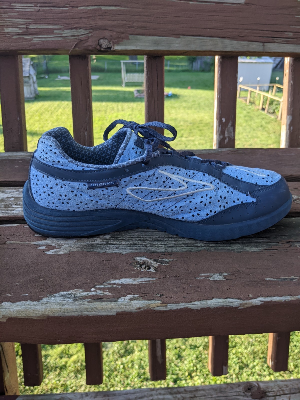 Brooks Green Silence Women’s Blue Recycle Running Shoes sz 10.5 Pre Owned